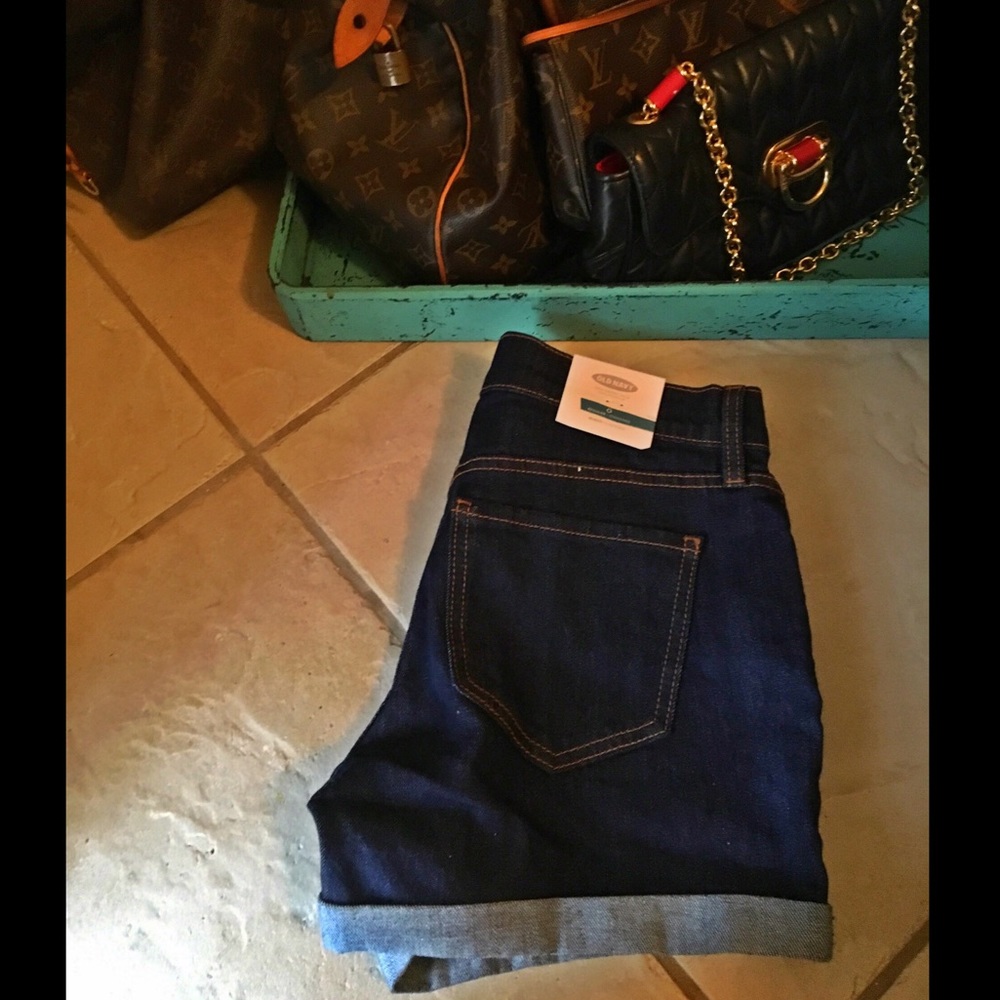 Brand New! Old Navy Mid Rise Cuffed Denim Shorts